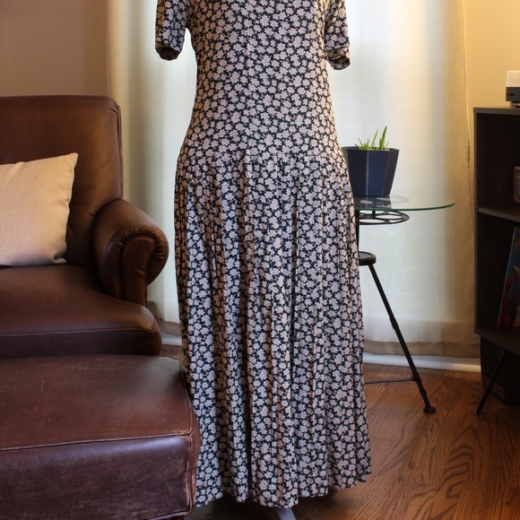 Vintage Flowered Dress - Picture 2 of 2